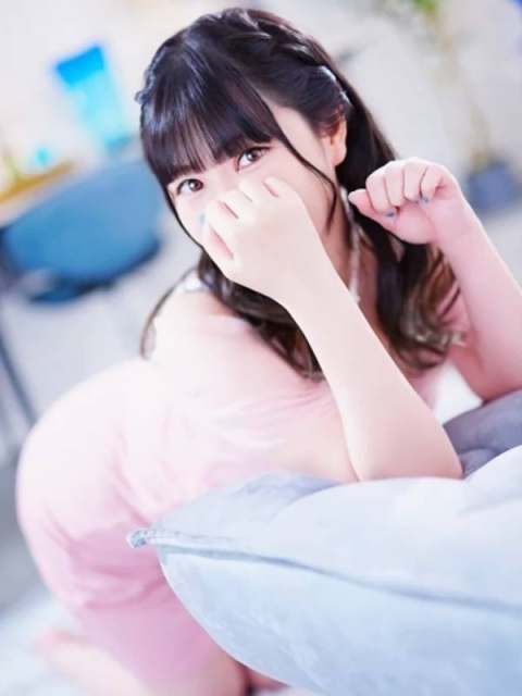 蜜井 苺のサムネイル画像